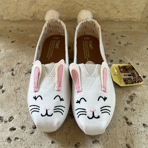 TOMS Women's Size 6.5 US Limited Edition White Bunny Rabbit Face Shoes White